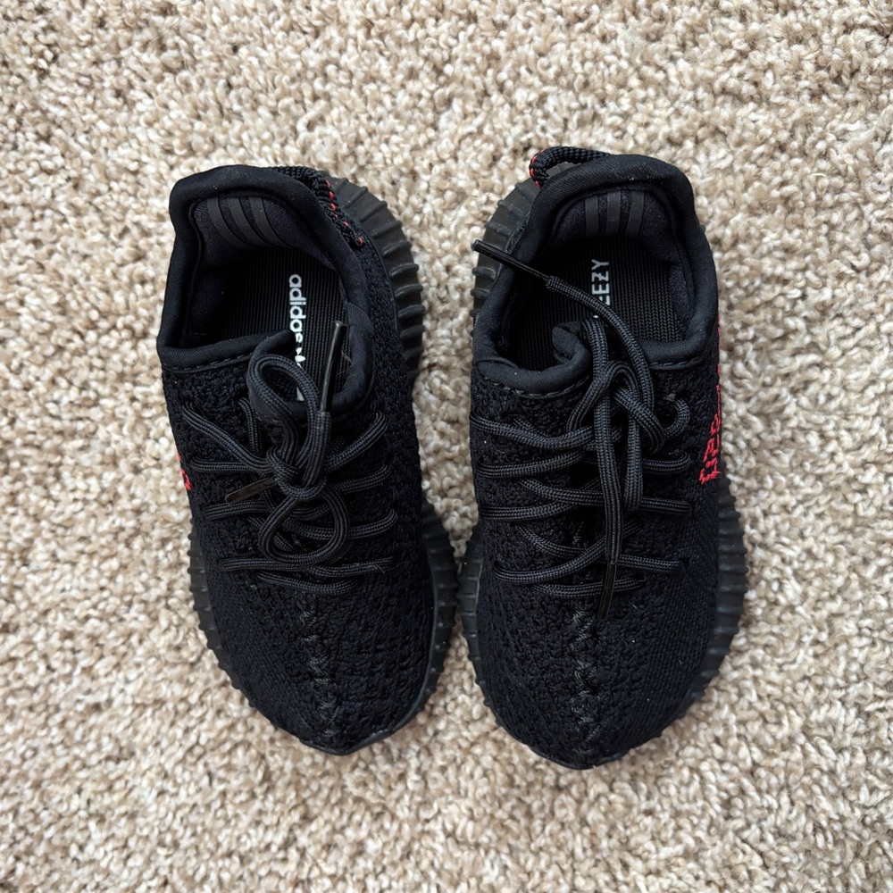 Yeezy 350 - Picture 6 of 11